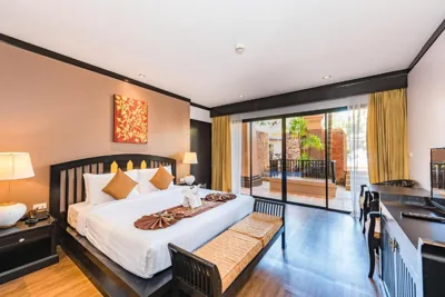 Camera a bordo piscina — Princess Kamala Beachfront Hotel